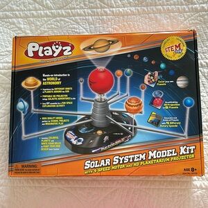 Playz Solar System Model Kit with/ 4-speed motor & projector NIB